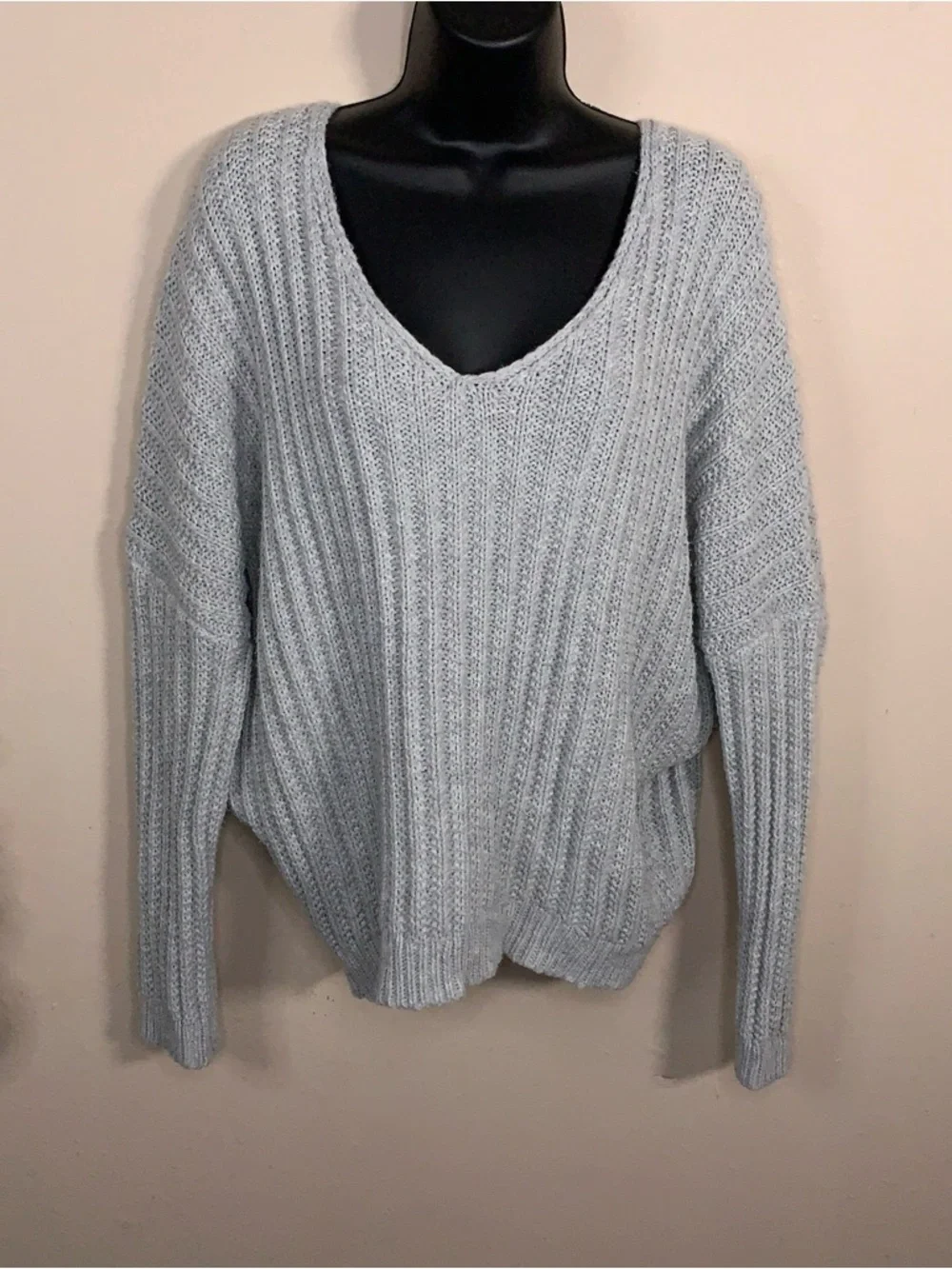 Large Rue 21 Light Grey Vneck Sweater Long Sleeve Knit Soft Comfortable